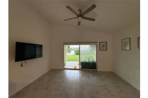 329 Palm Breezes Dr, Fort Pierce