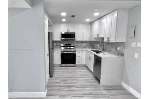 4174 Inverrary Dr 412, Lauderhill