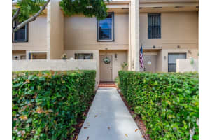 1448 Nw 97th Ter 283, Hollywood