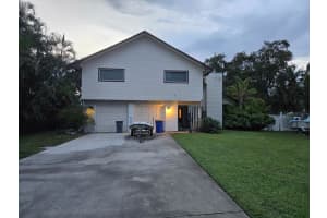 618 Sw Hidden River Avenue, Palm City
