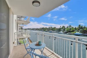 1050 Hillsboro Mile 305w, Hillsboro Beach