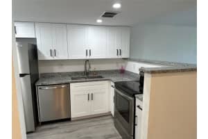 3740 Inverrary Dr 1r, Lauderhill