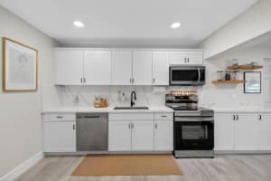 110 Ne 48th St, Oakland Park
