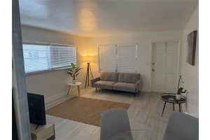 1638 Plunkett St 10, Hollywood
