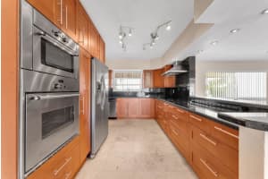 2940 Ne 19th St, Pompano Beach