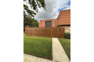 4065 Wimbledon Dr, Cooper City