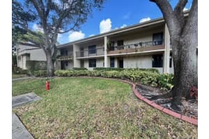 40 Nw 76th Ave 104-1, Plantation
