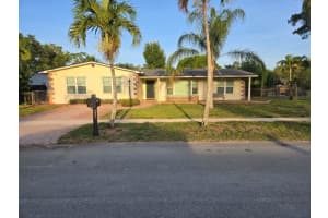 1821 Nw 113th Ave, Pembroke Pines