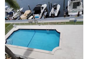 2100 Diana Dr 310, Hallandale Beach