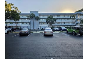 118 Royal Park Drive Unit 2e, Oakland Park