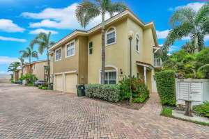 1251 Ne 32nd Street, Oakland Park
