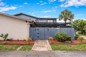 4741 Holly Lake Dr, Lake Worth