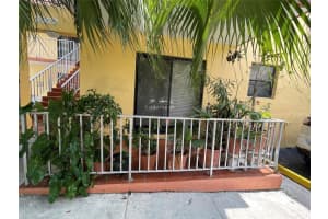 3522 Ne 166th St 8, North Miami Beach