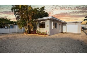 132 Gardenia, Tavernier 132 Gardenia, Tavernier