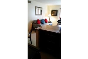 2261 Ne 67th St 1811, Fort Lauderdale