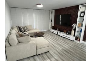 491 Racquet Club Road 106, Weston