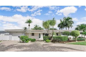1009 Se 10th Ct, Deerfield Beach