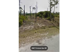 2887 Se Fortune Ave, Palm Bay