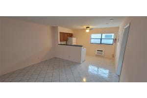 1523 Ne 34th St, Oakland Park