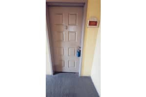 8235 Lake Dr 303, Doral 8235 Lake Dr 303, Doral