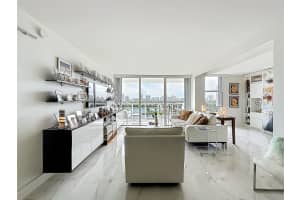 3625 N Country Club Dr 1204, Aventura