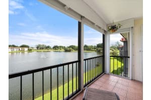 9423 S Hollybrook Lake Dr 309, Pembroke Pines