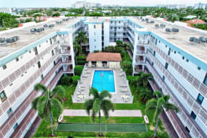 4629 Poinciana St 204, Lauderdale By The Sea