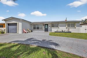 7641 Nw 6th Court, Pembroke Pines