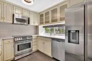 884 Se 19th Ave, Deerfield Beach