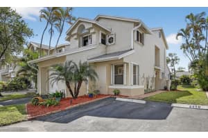2052 Discovery Cir E, Deerfield Beach