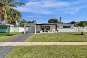 2136 Ne 3rd Way, Boca Raton