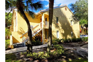 922 Coral Club Drive 922, Coral Springs