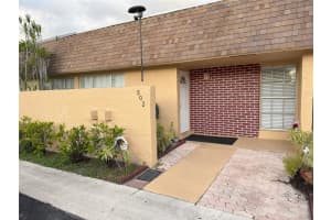 802 Sw 73rd Ave 14, North Lauderdale