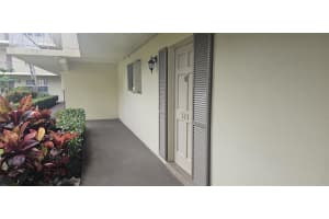 5540 Tamberlane Circle 115, Palm Beach Gardens