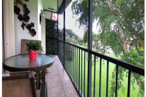 291 S Hollybrook Drive 305, Pembroke Pines