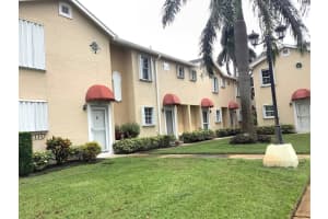 369 Waterside Dr, Hypoluxo