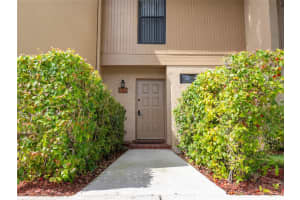 1424 Nw 97th Ter 280, Pembroke Pines