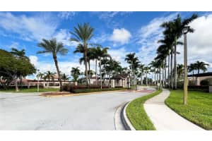 14015 N Forest Oak Circle 14015, Davie