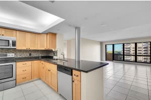 5791 Nw 48th Dr, Coral Springs