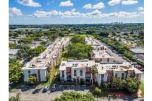 1744 Nw 55th Avenue 102, Lauderhill