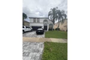 2761 Misty Oaks Cir, Royal Palm Beach