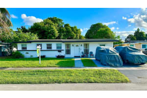 4810 Nw 11th Place, Lauderhill