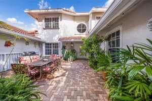 4115 Carriage Dr P2, Pompano Beach