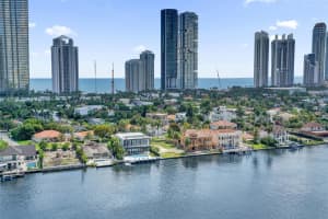 19101 Ne 36th Court 1709, Aventura