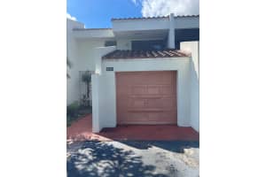 6548 Racquet Club Dr, Fort Lauderdale
