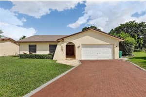 5904 Blue Beech Ct, Tamarac