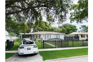 1135 Nw 127th St, North Miami
