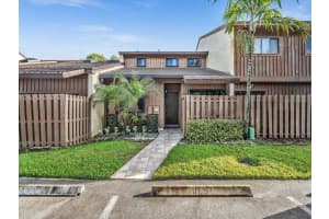 4182 S Pine Island Road, Davie
