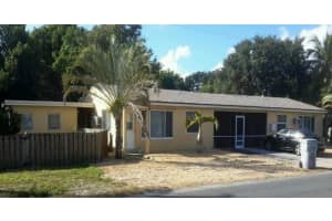 1800 Ne 4th St (right), Pompano Beach 1800 Ne 4th St (right), Pompano Beach