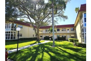 17 Vista Palm Lane 202, Vero Beach